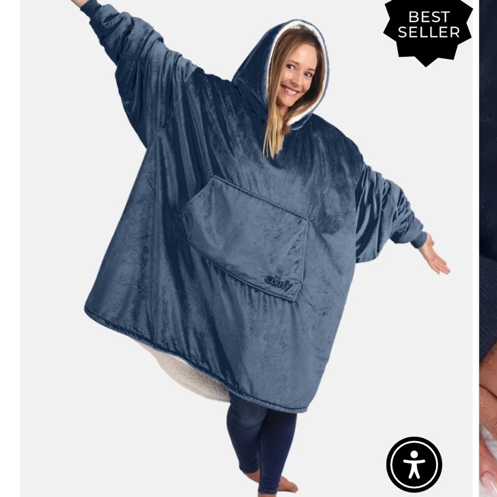 Cozy Oversized Hoodie Blanket in Blue